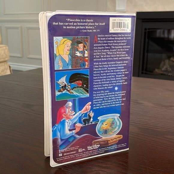 ✨HOST PICK✨ Disney’s Original Pinocchio Masterpiece collection 1940 on VHS Rest… - Picture 3 of 4